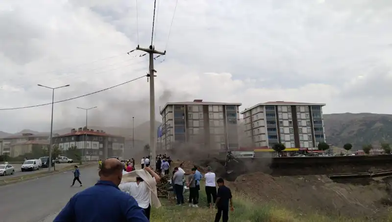 Bitlis'te Doğalgaz Hattında Patlama: Bölgede Panik ve Tedbirler Alındı