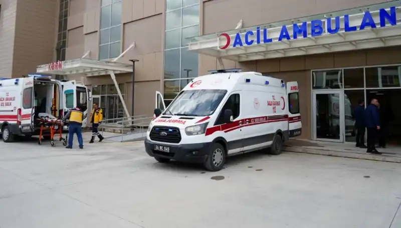 Erzincan'da Trafik Kazası: Feci Olayda Bir Can Gitti, Üç Yaralı