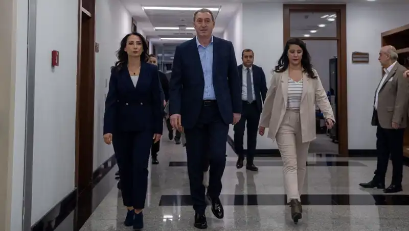 DEM Parti Heyeti Üç Farklı Partiyle Genişletilmiş Görüşmelere Başlıyor