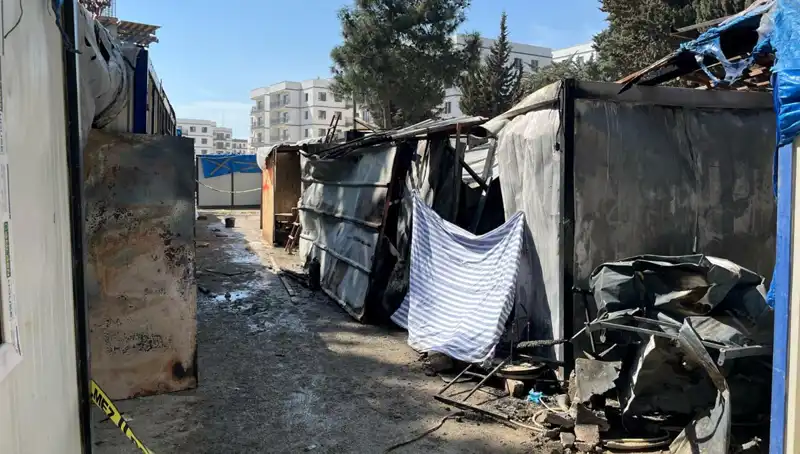İşçilerin Kaldığı Konteynerde Çıkan Yangın: Panik ve Kurtarma Çabası
