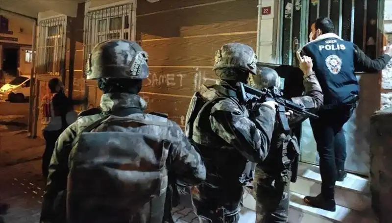 8 İlde Gerçekleşen Büyük Operasyon: 500 Milyon TL'lik Bahis ve Kara Para Çetesi Çökertildi!