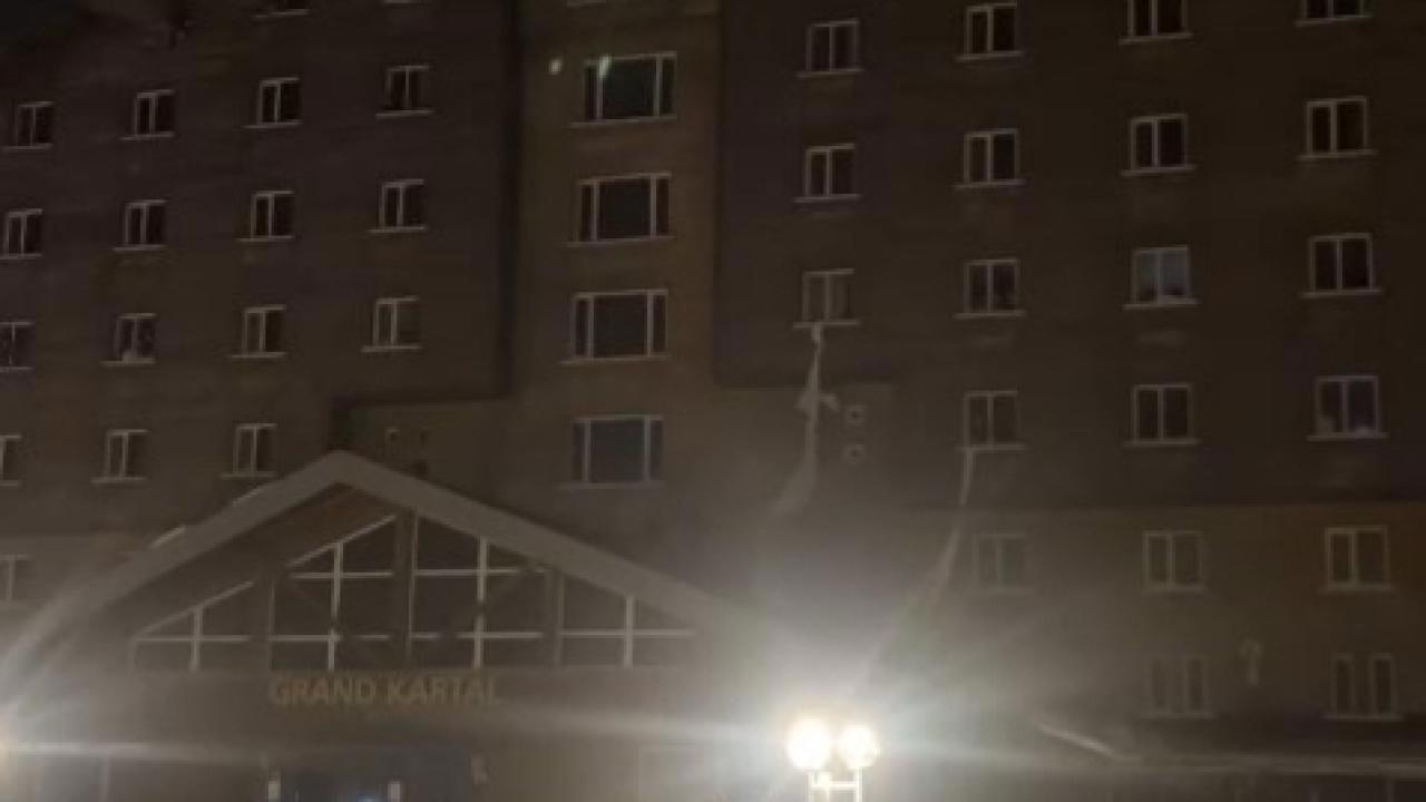 Otel Yangınında Kahramanca Mücadele: Çarşaflarla İtfaiyeyi Beklediler
