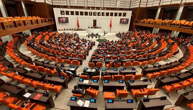 Yeni Dokunulmazlık Dosyaları Meclis’te: Siyasi Gelişmeler Neyi Gösteriyor?