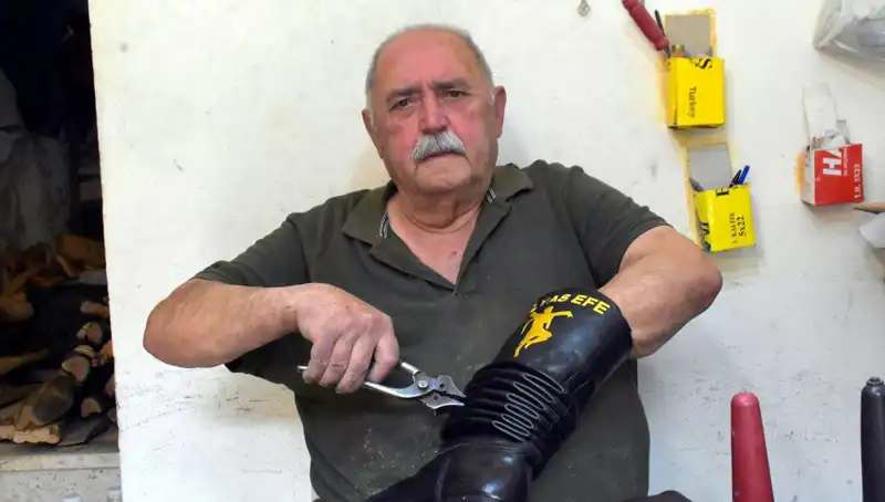 Tireli Hasan Usta: 64 Yıllık Tecrübe ile Gelen Geleneksel Sanatın Temsilcisi