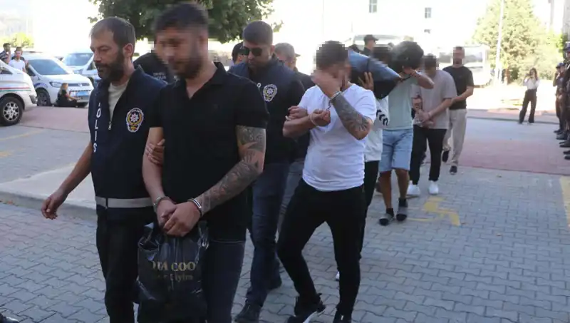 Sahte Eskort İlanlarıyla 12 Milyon Lira Nasıl Dolandırıldılar?