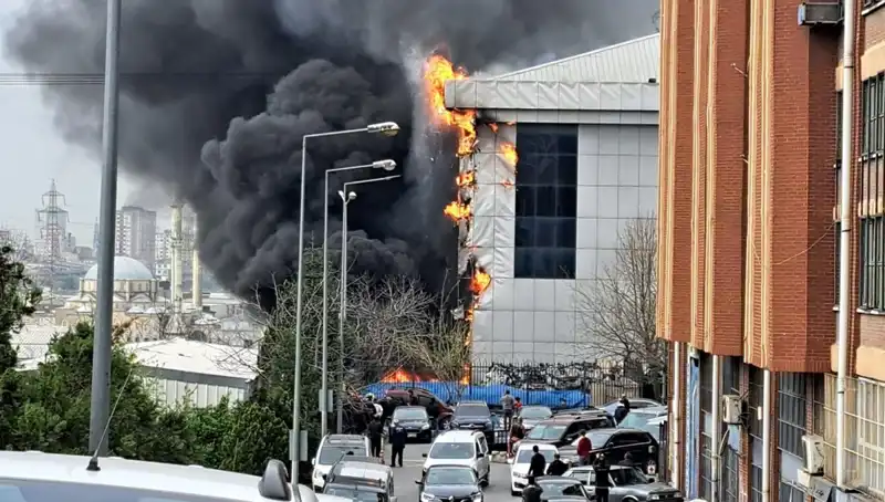 Başakşehir Sanayi Sitesi'nde Bilanço Ağır: Korkutan Yangın Neden Çıktı?