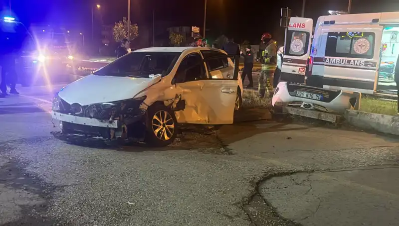 Pikap ve Otomobil Çarpıştı: Kazanın Devamında Yaşananlar Şaşırttı!