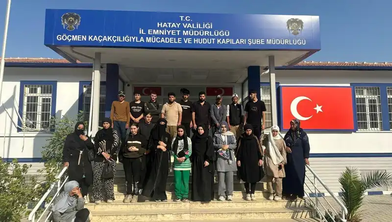 Minibüste 24 Göçmen Yakalandı: Olayın Ayrıntıları ve Arka Planı