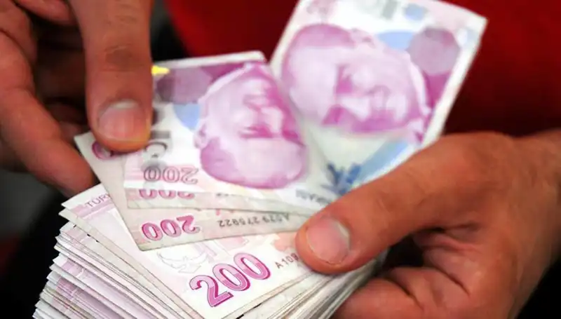 Emeklilere Müjde: 1000 TL Bayram İkramiyesi Ne Zaman Hesaplarda?